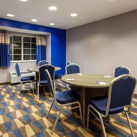 Microtel Inn & Suites By Wyndham Bethel/Danbury Exterior foto