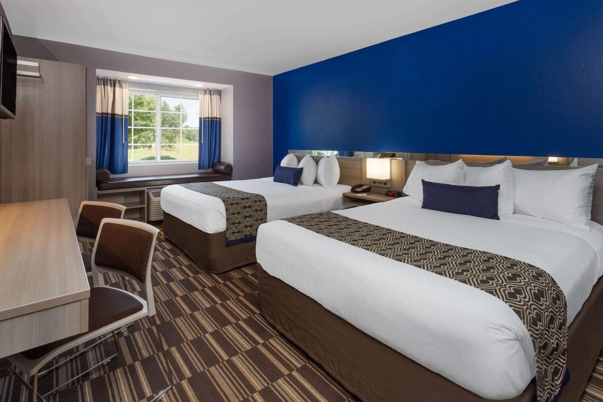 Microtel Inn & Suites By Wyndham Bethel/Danbury Exterior foto
