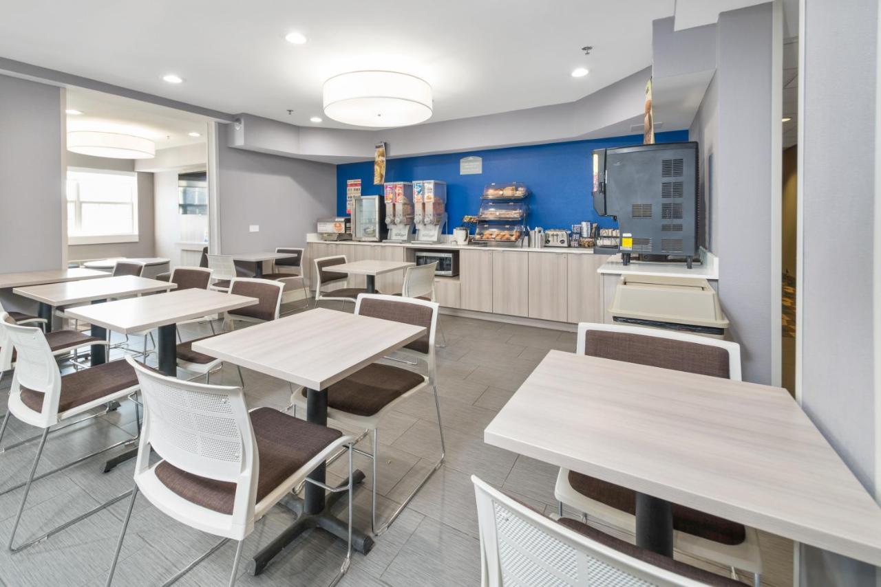 Microtel Inn & Suites By Wyndham Bethel/Danbury Exterior foto